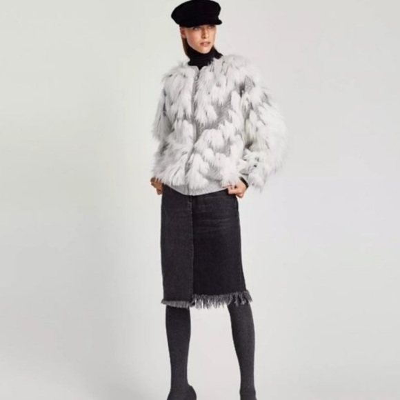 Zara faux fur bomber jacket - Picture 2 of 13